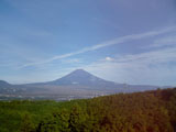 朝の富士山と